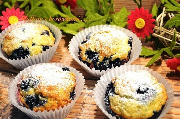 Muffiny z mrożonymi borówkami