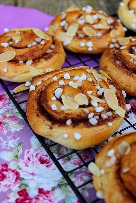 Kanelbulle - szwedzkie bułeczki cynamonowe z kardamonem