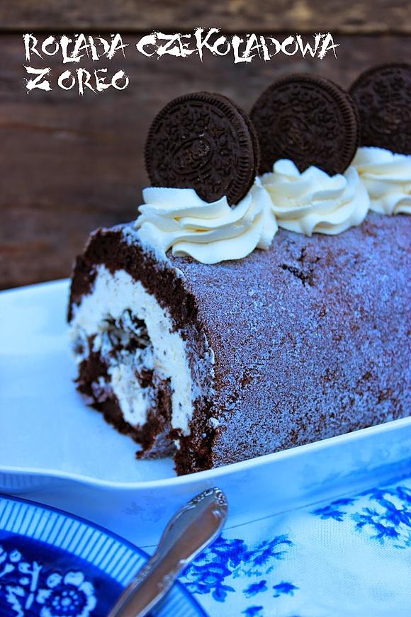 Czekoladowa rolada z Oreo i kremem mascarpone