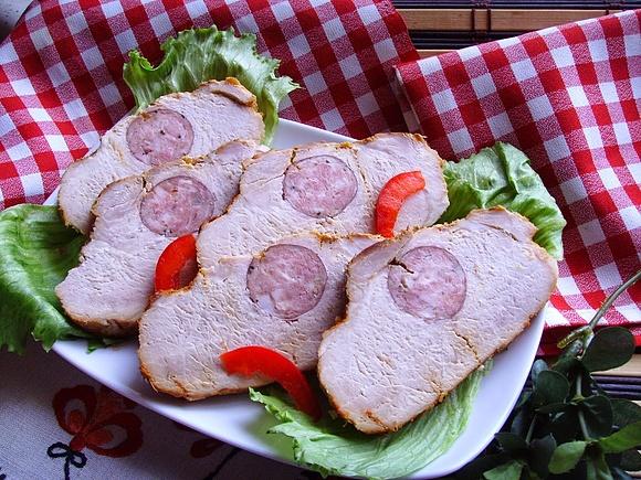 Schab po sztygarsku nadziewany kiełbasą - danie obiadowe i domowa wędlina