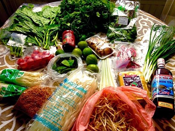 Smaki tajlandii: aromatyczne potrawy z owocami morza i przyprawami