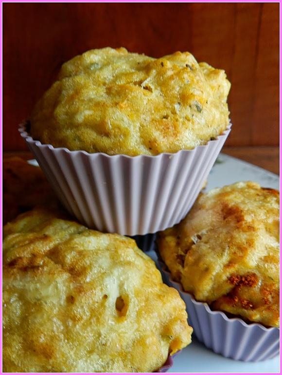 Muffiny z żółtym serem