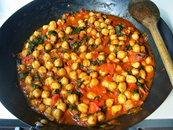 Łatwe zdrowe curry z cieciorką i szpinakiem