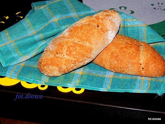 Bułka angielka razowa z prażoną cebulką