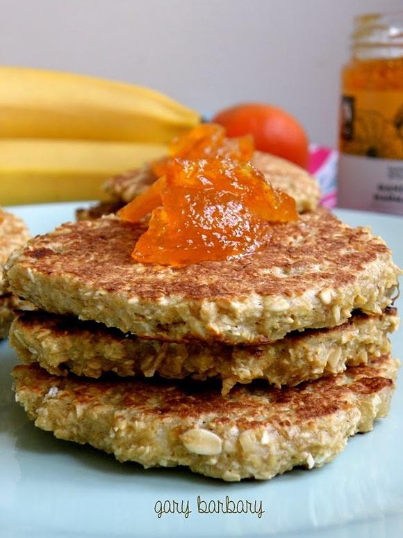 Zdrowe placuszki z otrębami i bananem