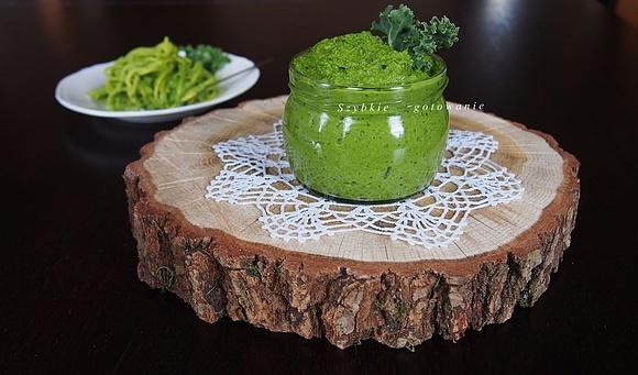 Pesto z jarmużu ze słonecznikiem