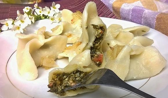 Pierogi ze szpinakiem i suszonymi pomidorkami