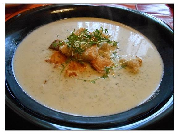 Zupa z rzeżuchy i błękitnego sera pleśniowego