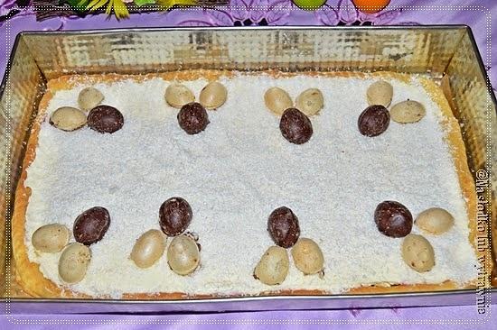 Mazurek kokosowy z malinami