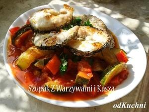 Szczupak z warzywami i kaszą owsianą