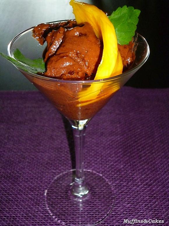 Czekoladowe lody z mango