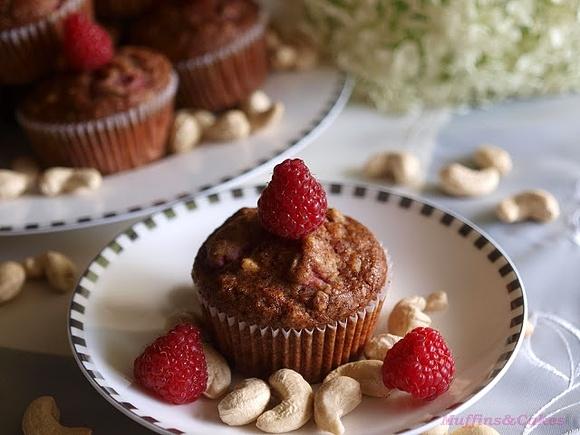 Maliny i orzeszki nerkowca muffinki bezglutenowe