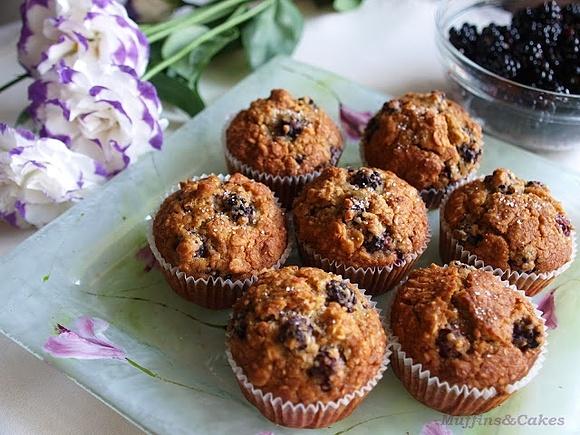 Waniliowe muffinki z jeżynami bezglutenowe
