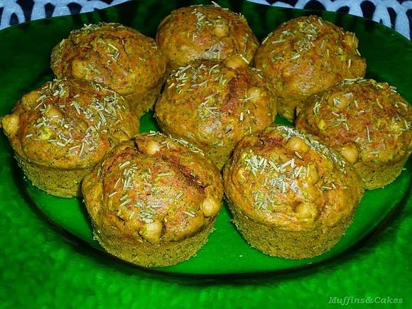 Muffinki ziołowe z ciecierzycą