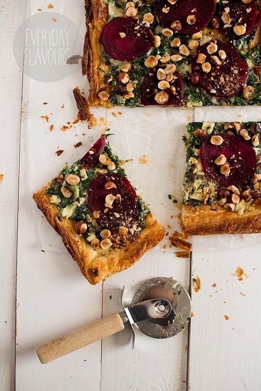 Tarta z burakami, kozim serem i orzechami laskowymi