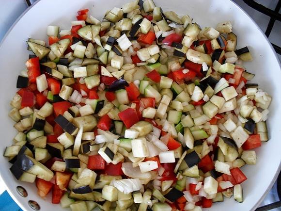 Wegetariańskie cannelloni z bakłażanem i cukinią