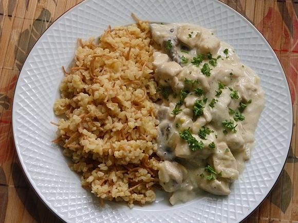 Kurczak z mascarpone i pieczarkami