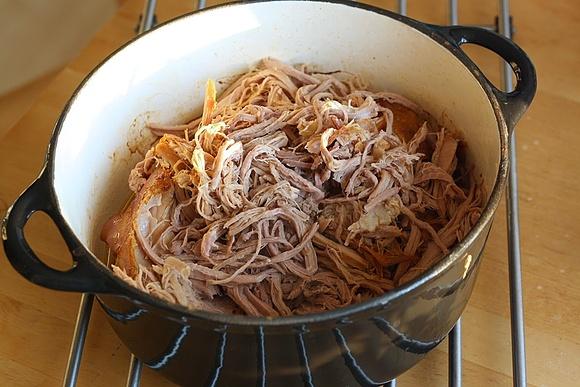 Wyczesana, rwana i szarpana wieprzowina Pulled Pork