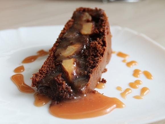 Brownies z jabłkami i korzennymi rodzynkami