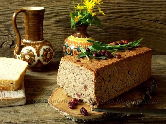 Pasztet z brązowej fasoli z żurawiną