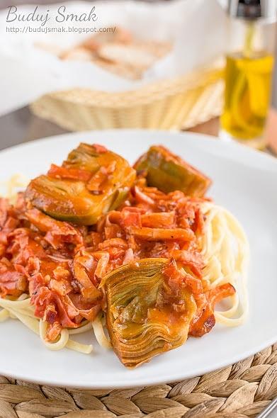 Makaron z karczochami i chorizo