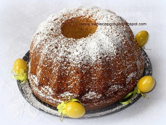 Babka majonezowa - prosty przepis na wilgotne ciasto
