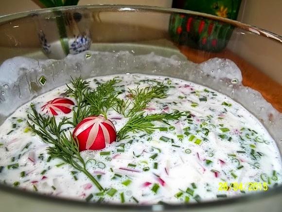 Chłodnik z maślanki i warzyw, idealny na lato
