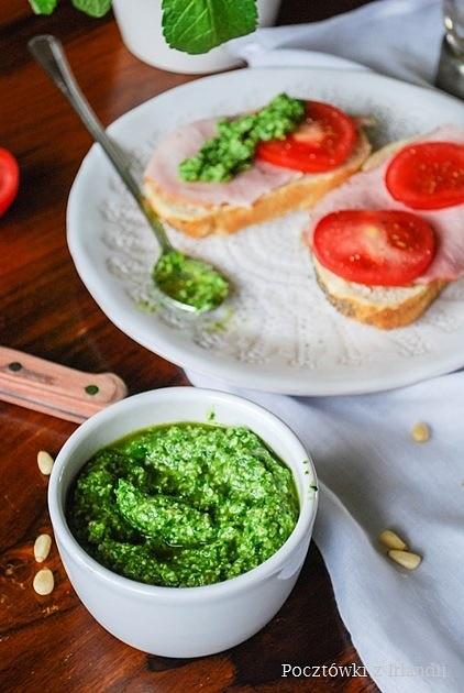 Pesto z liści rzodkiewki