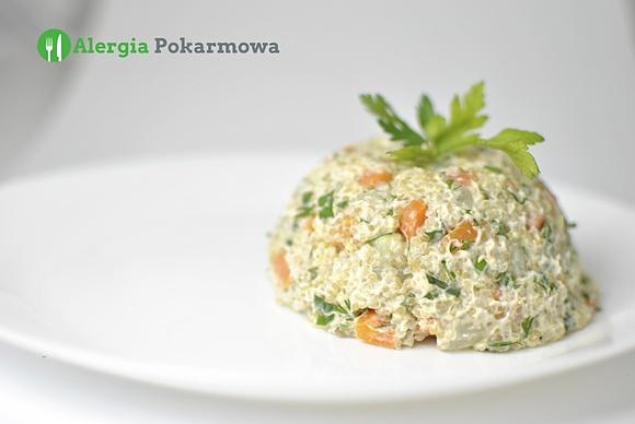Wiosenna sałatka z komosą ryżową bez glutenu i jajek