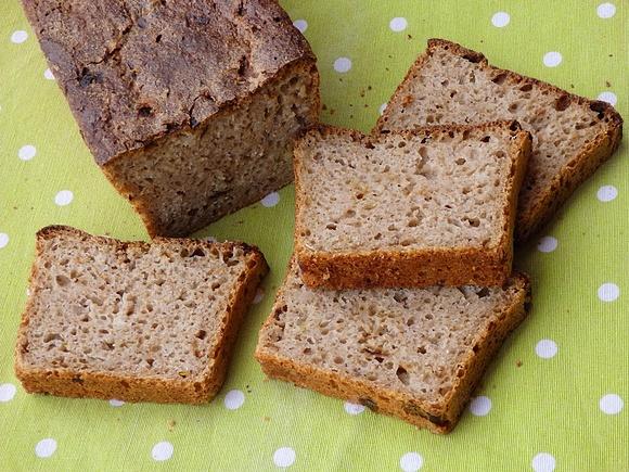 Chleb mieszany z cebulką na zakwasie