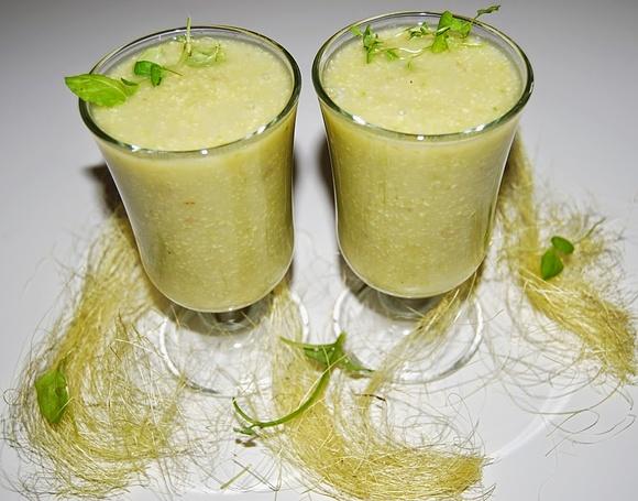 Ananasowe smoothie z awokado
