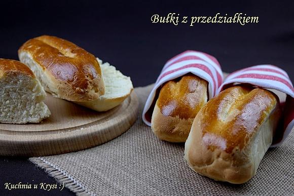 Bułki z przedziałkiem – łatwy przepis na świeże pieczywo