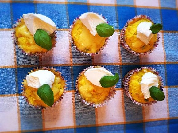 Składnikowe muffiny z ziemniaczanym puree