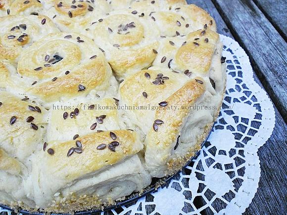 Drożdżowiec z pieczarkami