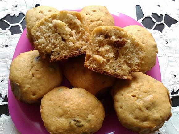 Muffiny z chałwą i rodzynkami