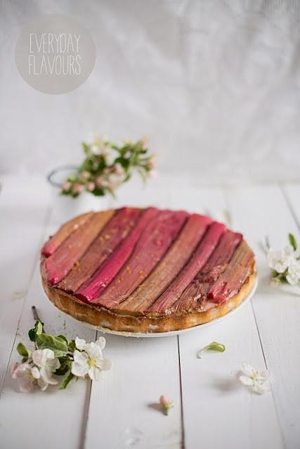 Tarta panna cotta z rabarbarem