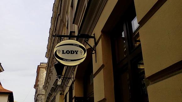 Lodziarnia Donizetti w Krakowie z włoskimi lodami i goframi