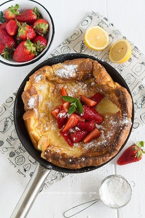 Dutch Baby - przepis na amerykański placek z jajek i mąki