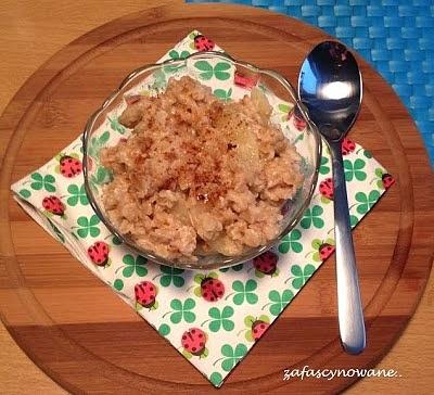 Pieczona owsianka z jabłkiem i bananem