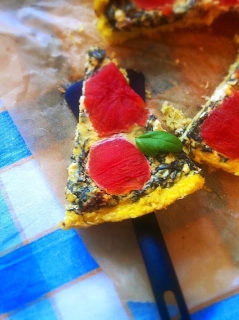 Tarta jaglana ze szpinakiem i pomidorami bez mąki