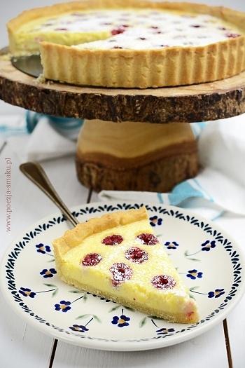 Tarta z malinami i białą czekoladą