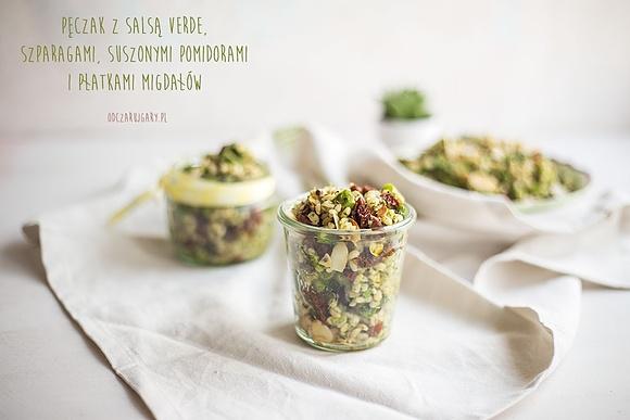 Pęczak z salsą verde i szparagami