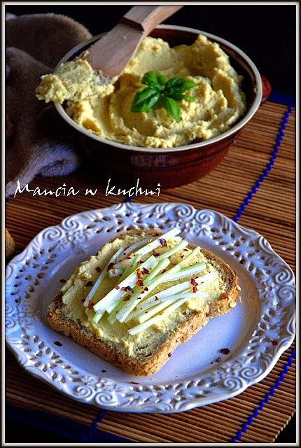 Hummus - tradycyjna pasta arabska