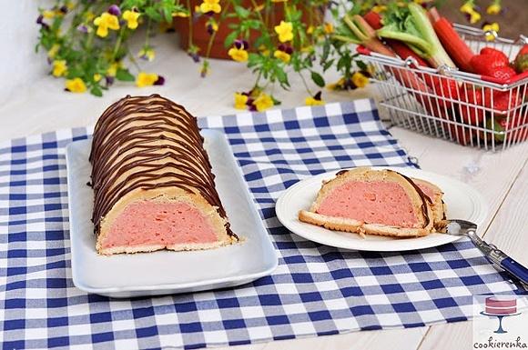 Ciasto rabarbarowo-truskawkowe bez pieczenia