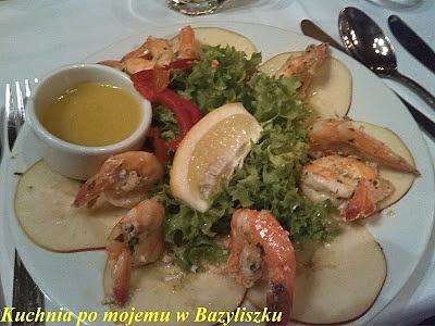 Bazyliszek zaprasza na przystawki: carpaccio wołowiny i krewetki w winie