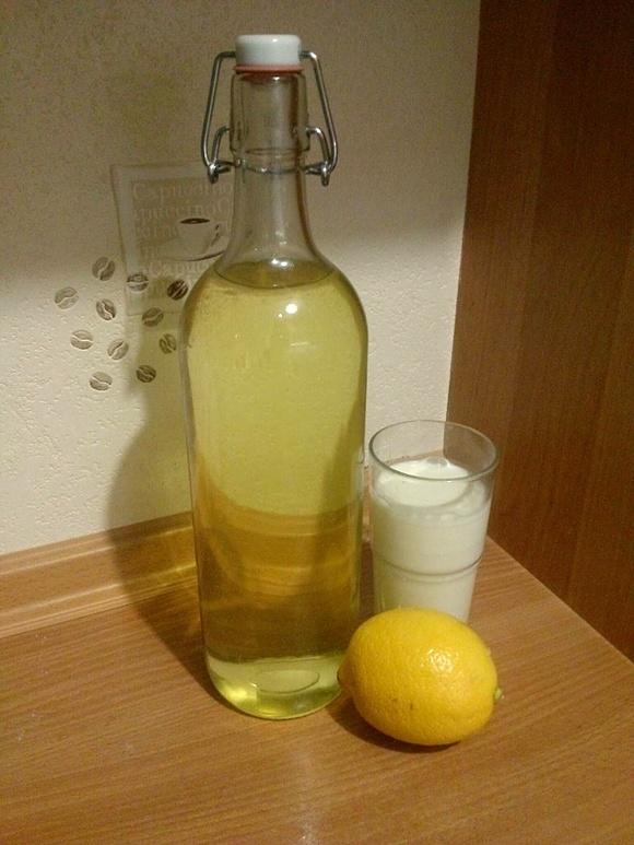 Aptekarka nalewka z cytryny i mleka
