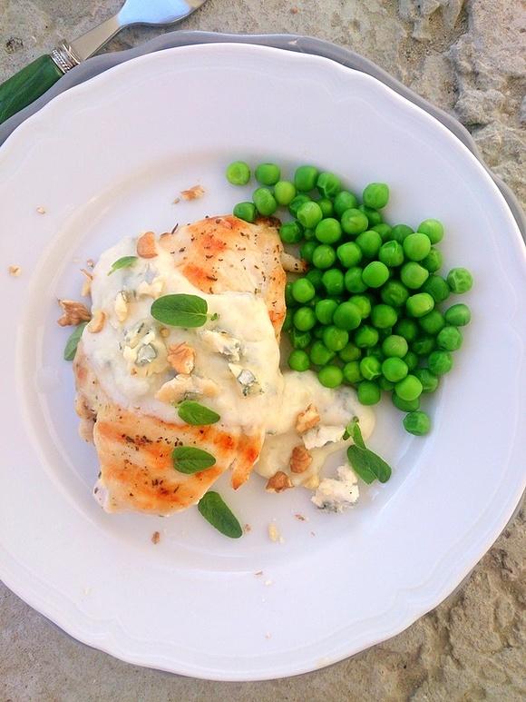Grillowana pierś z kurczaka w sosie gorgonzola