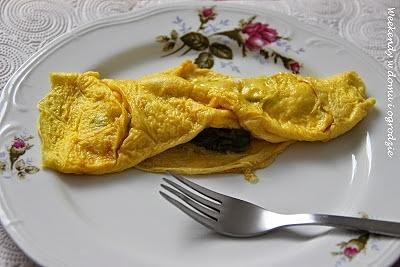 Wiosenny omlet ze szparagami