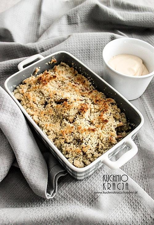 Rabarbarowe crumble z mąką z siemienia lnianego