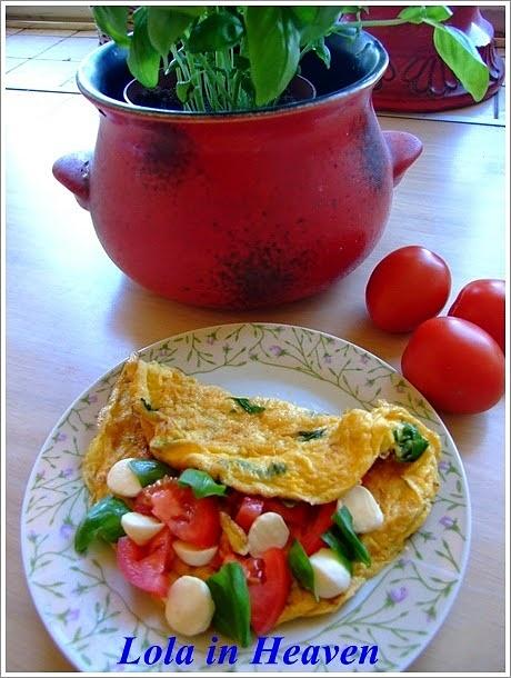 Weekendowy omlet z caprese